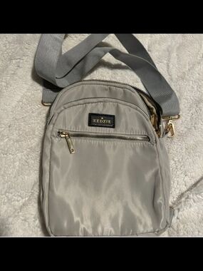 Kedzie Roundtrip Crossbody Slingbag EUC